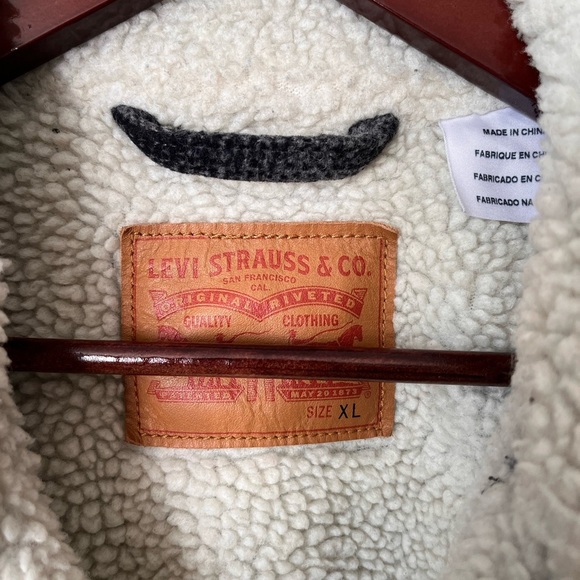 Mens Levi’s Plaid Sherpa Trucker Jacket Size XL EUC - Picture 6 of 10